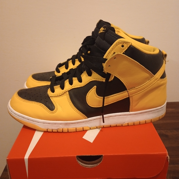 Dunk High Varsity Maize (like Wu-Tangs) Size 11 - Picture 2 of 6